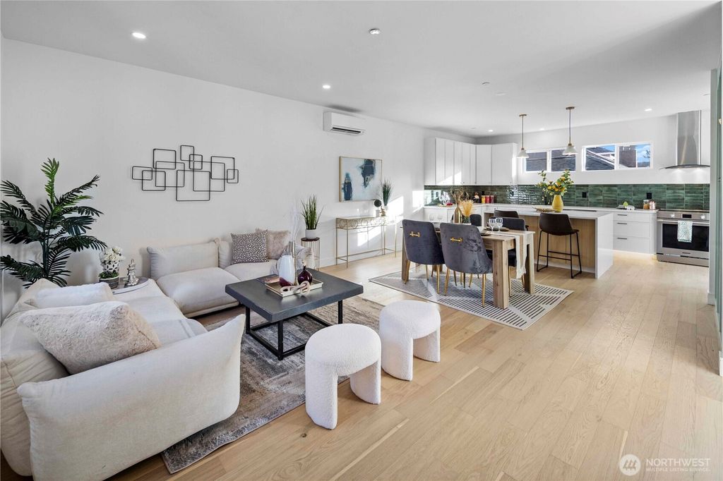 Photo of 6014 35th Avenue NE, Seattle, WA 98115 (MLS # 2460529)