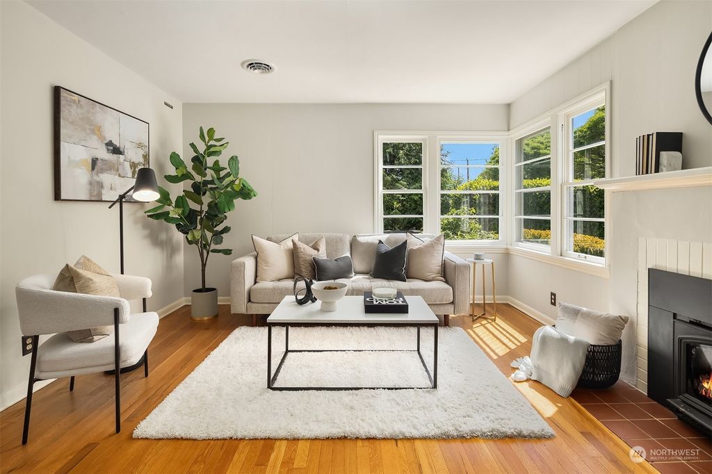 Photo of 1904 S Bayview Street, Seattle, WA 98144 (MLS # 2069959)