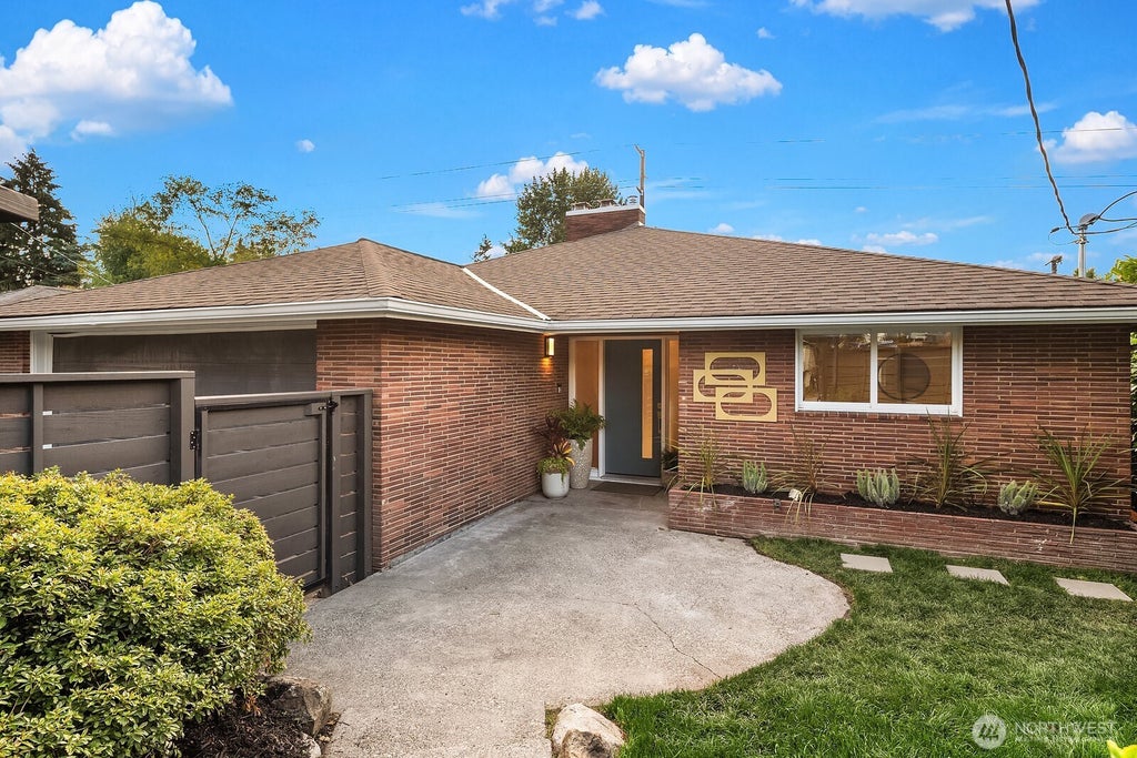 Photo of 9608 5th Avenue NE, Seattle, WA 98115 (MLS # 2588563)