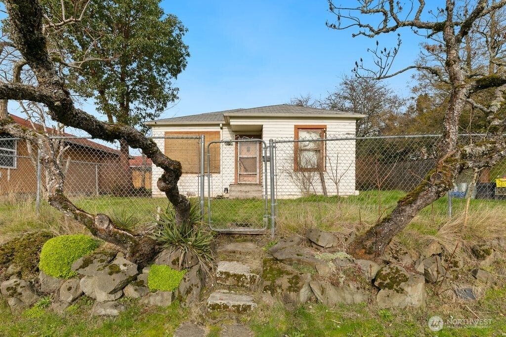 Photo of 3910 S Morgan Street, Seattle, WA 98118 (MLS # 2470441)