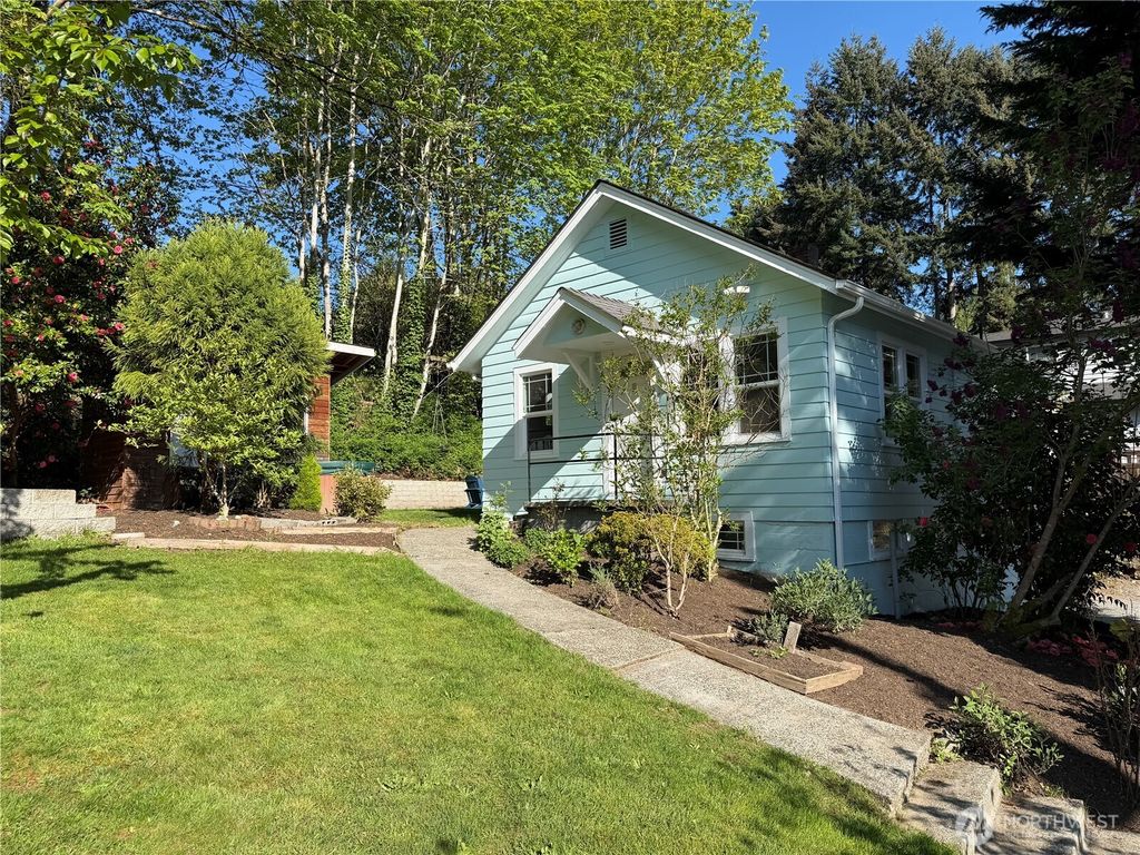 Photo of 5304 NE 193rd Street, Lake Forest Park, WA 98155 (MLS # 2516428)