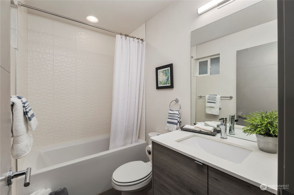 Photo of 2407 E Pike Street, Seattle, WA 98122 (MLS # 2203899)