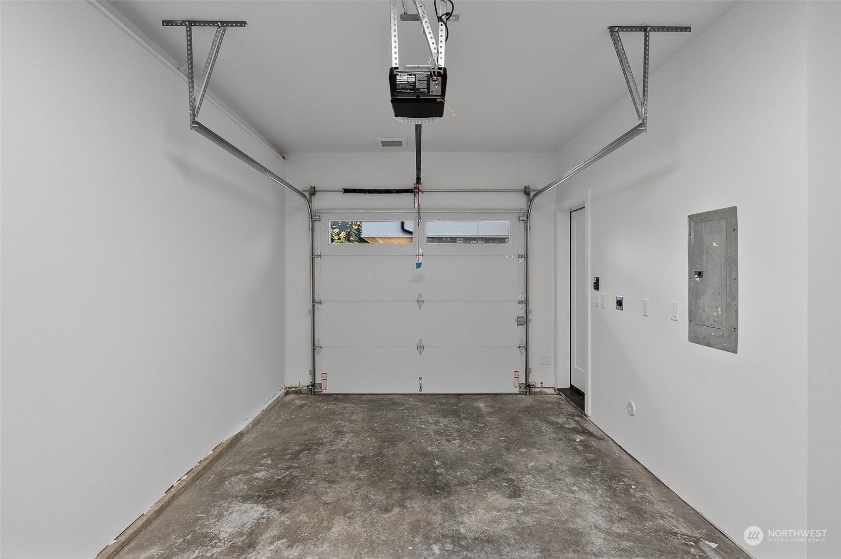 730 Broadway E