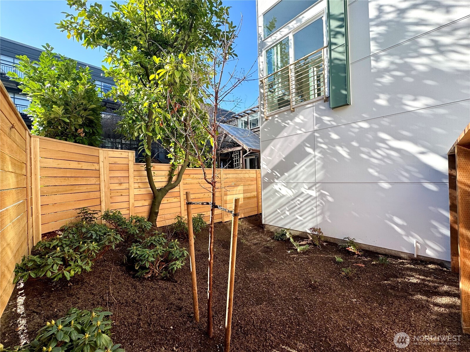 730 Broadway E