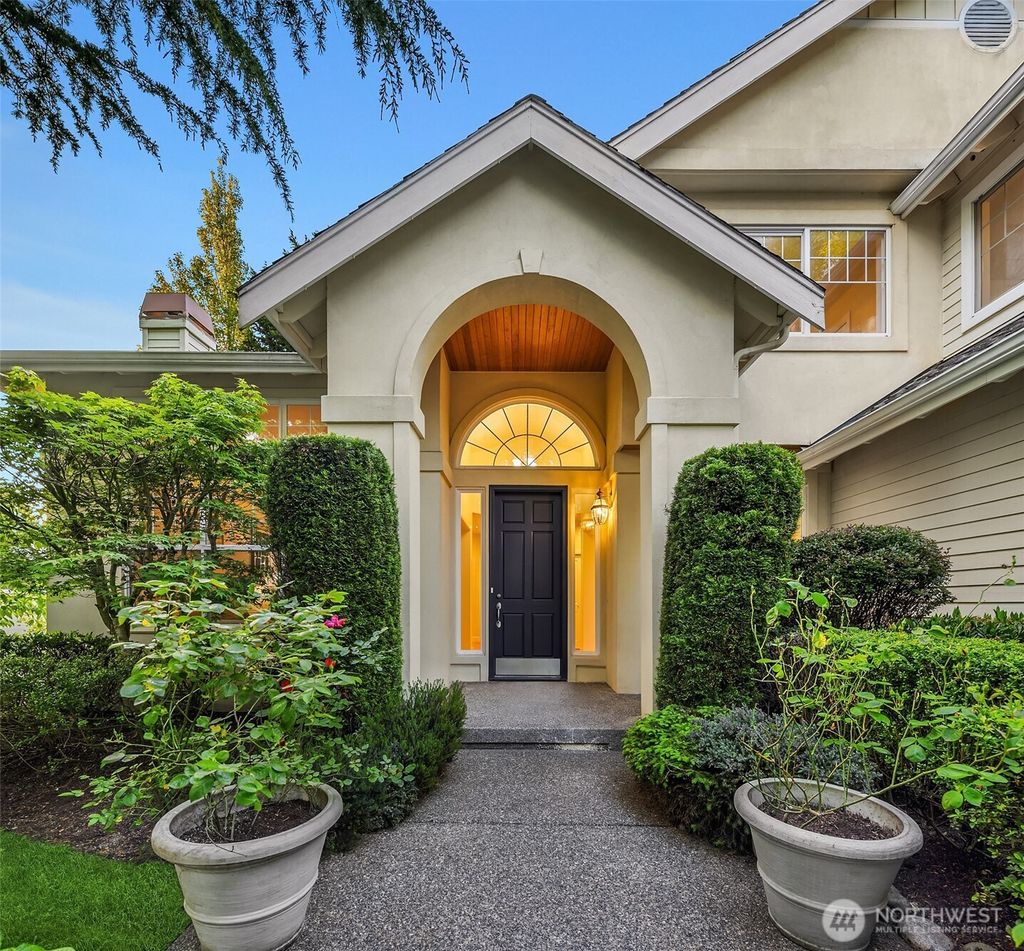Photo of 21030 SE 5th Street, Sammamish, WA 98074 (MLS # 2510688)