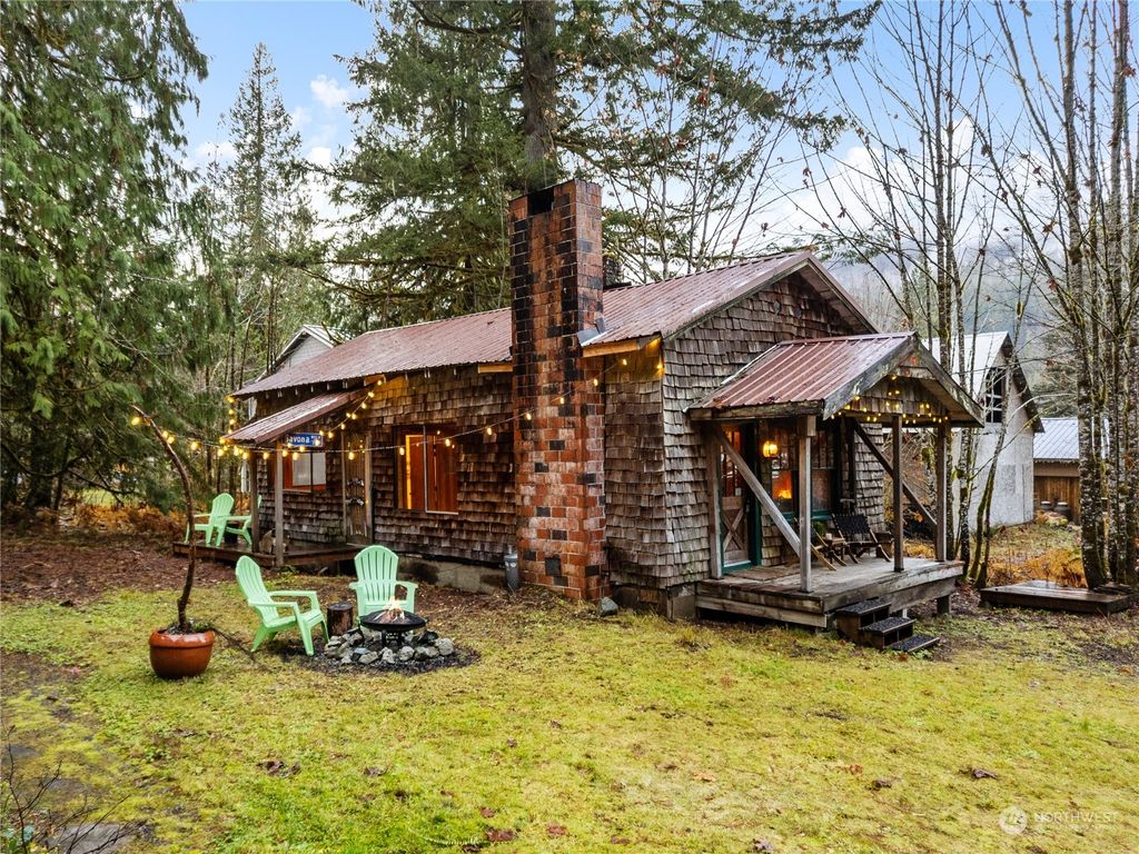 Photo of 113 3rd Street S, Skykomish, WA 98288 (MLS # 2313308)