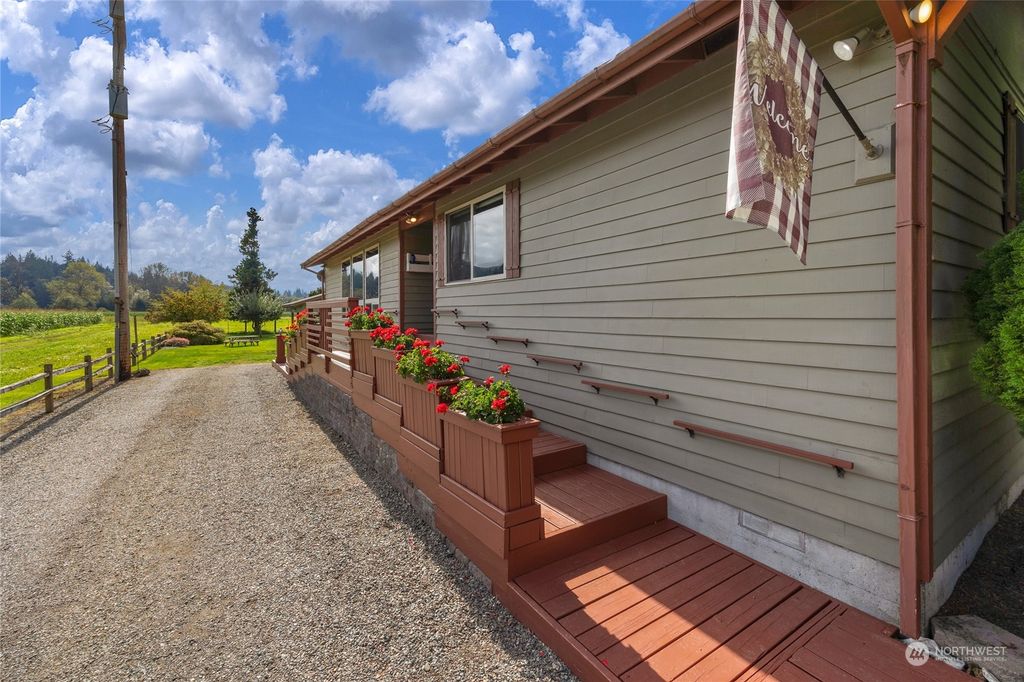 Photo of 19922 Ben Howard Road, Monroe, WA 98272 (MLS # 2292392)