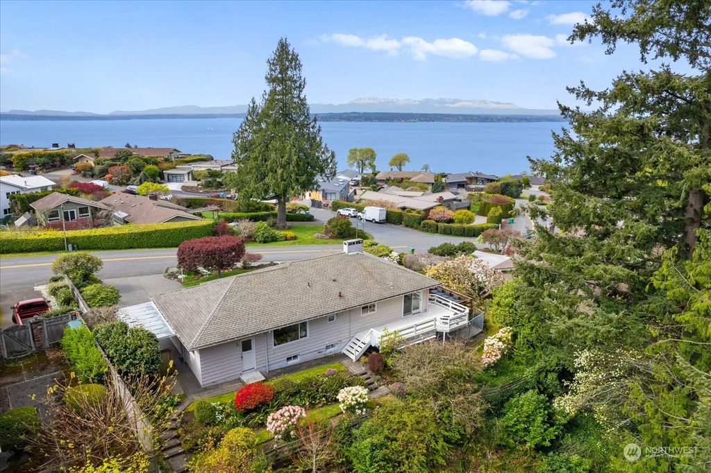 Photo of 1250 NW 175th Street, Shoreline, WA 98177 (MLS # 2220390)