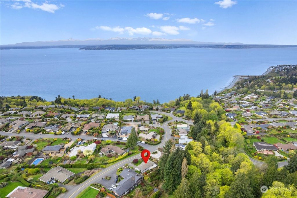 Photo of 1250 NW 175th Street, Shoreline, WA 98177 (MLS # 2220390)