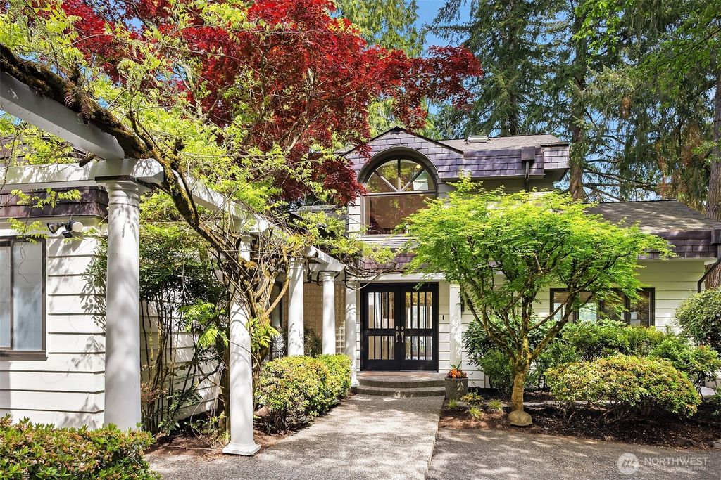 Photo of 6014 E Mercer Way, Mercer Island, WA 98040 (MLS # 2373604)