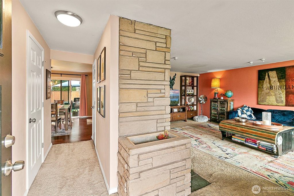 Photo of 1011 9th St NE St, Auburn, WA 98002 (MLS # 2502685)