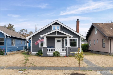 Photo of 6243 S Warner Street, Tacoma, WA 98409 (MLS # 2582824)