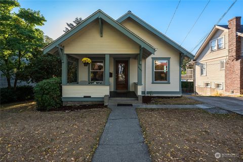 Photo of 2107 28th Avenue W, Seattle, WA 98199 (MLS # 2163376)