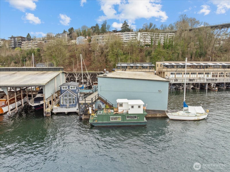 2706 Westlake Avenue N 01A