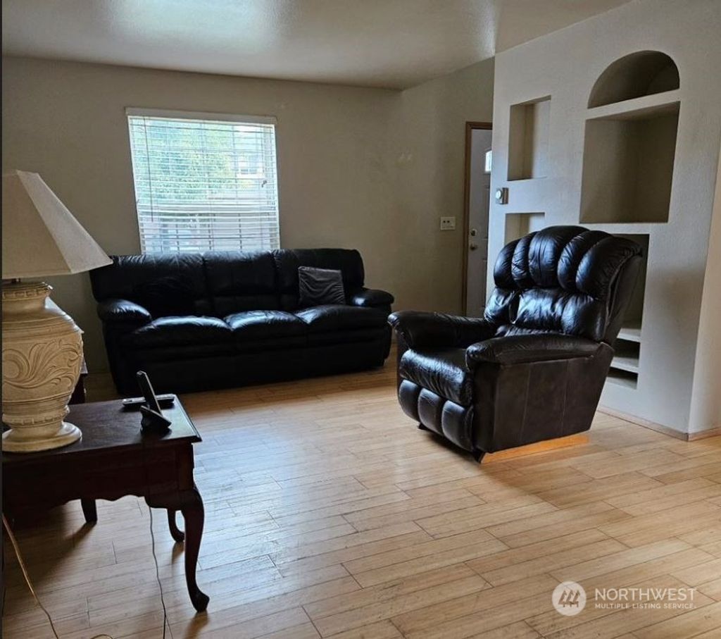Photo of 34005 56th Avenue S, Auburn, WA 98001 (MLS # 2300016)