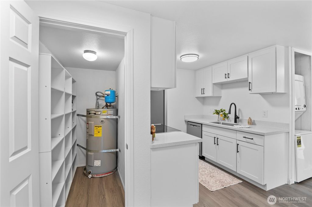 Photo of 707 N 130th St #B204, Seattle, WA 98133 (MLS # 2455536)