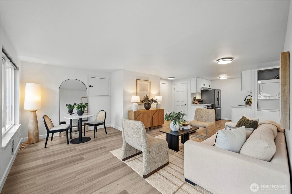 Photo of 707 N 130th St #B204, Seattle, WA 98133 (MLS # 2455536)