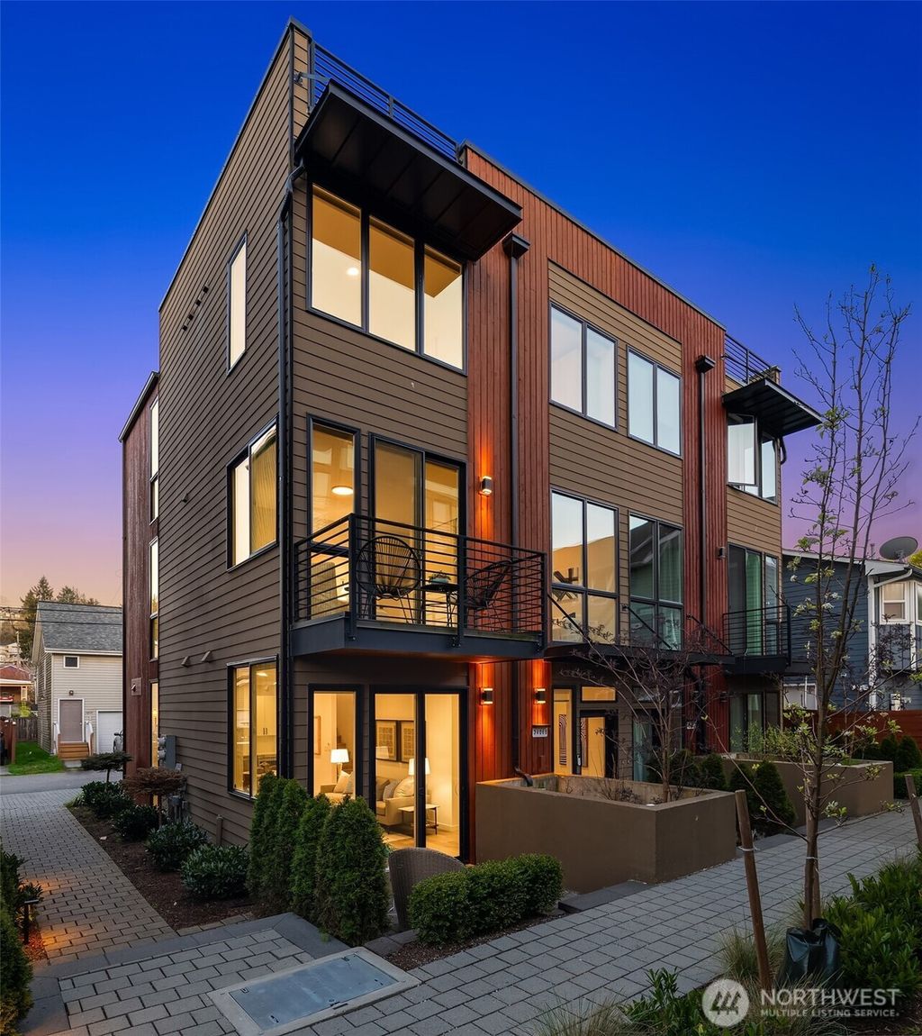 Photo of 3406 B 34th Avenue W, Seattle, WA 98199 (MLS # 2503547)