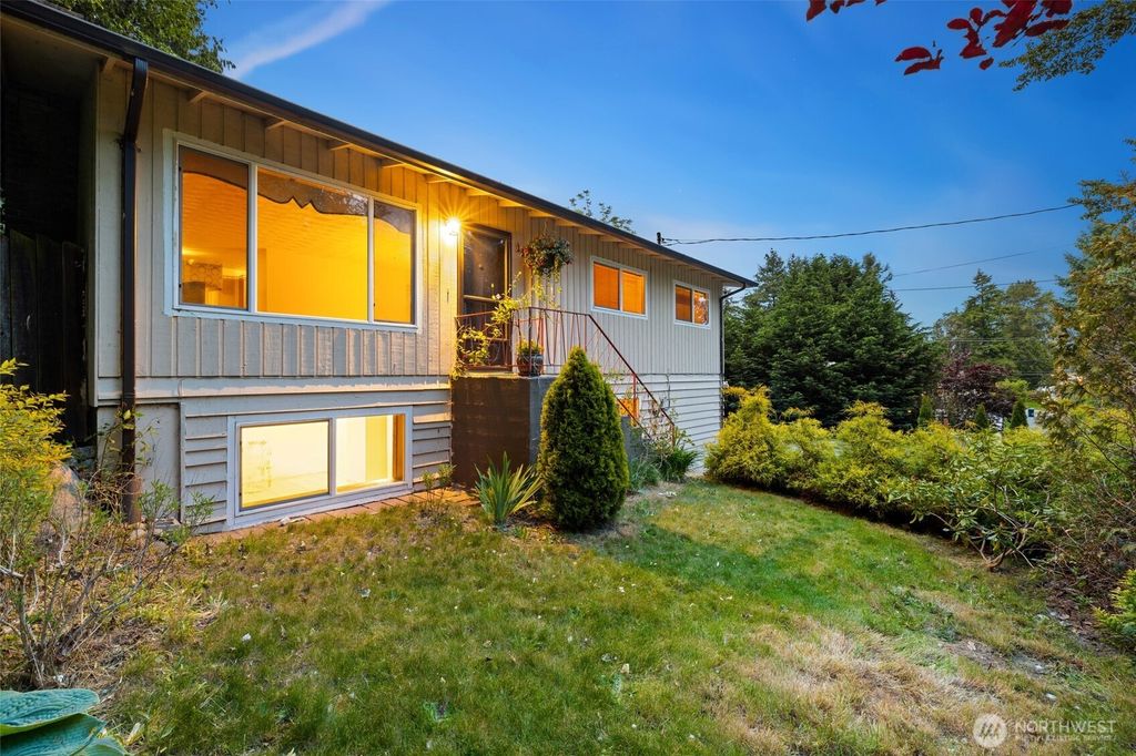 Photo of 11225 3rd Avenue S, Seattle, WA 98168 (MLS # 2375453)