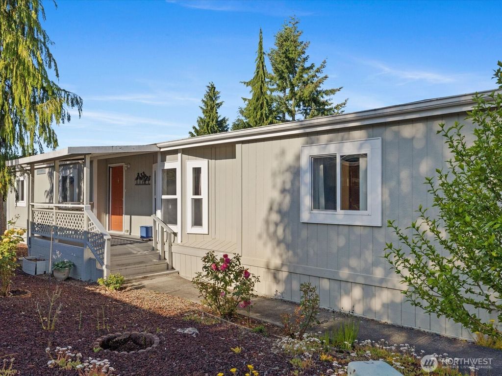 Photo of 1427 100th Street SW #127, Everett, WA 98204 (MLS # 2478740)