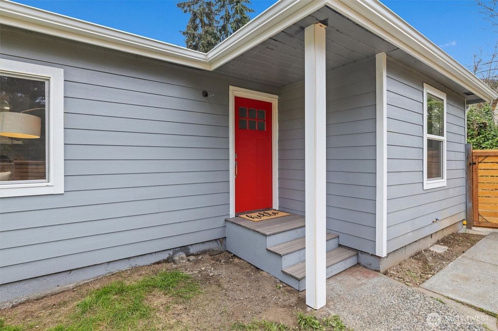 Photo of 7229 S 127th Street, Seattle, WA 98178 (MLS # 2373017)