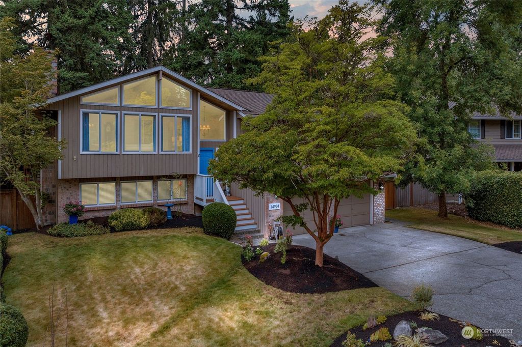 Photo of 14924 30th Drive SE, Mill Creek, WA 98012 (MLS # 2143096)