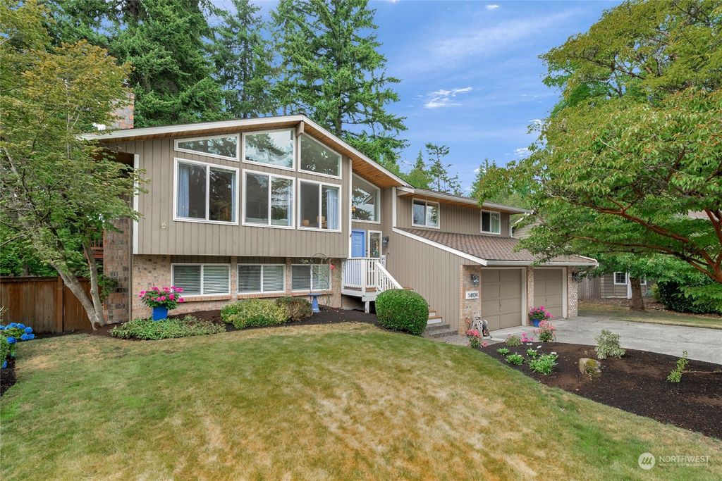 Photo of 14924 30th Drive SE, Mill Creek, WA 98012 (MLS # 2143096)