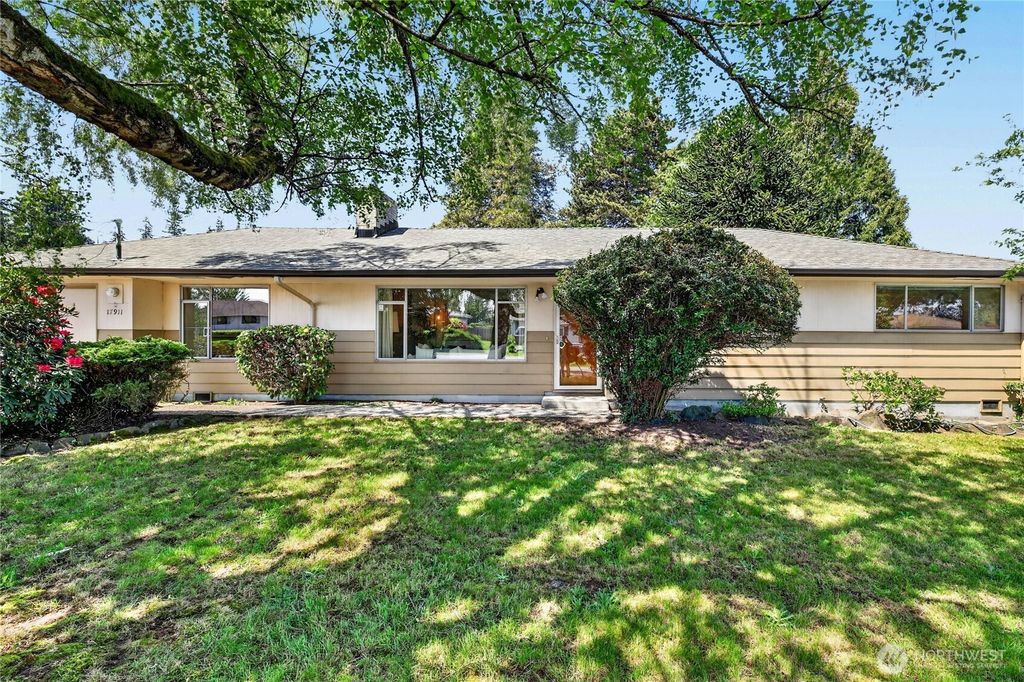 Photo of 17911 51st Avenue S, SeaTac, WA 98188 (MLS # 2526759)