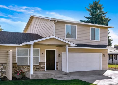 Photo of 310 W Riverview Avenue #C, Selah, WA 98942 (MLS # 2446321)