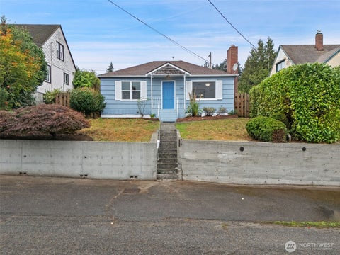 Photo of 2447 N Wycoff Avenue, Bremerton, WA 98312 (MLS # 2589298)
