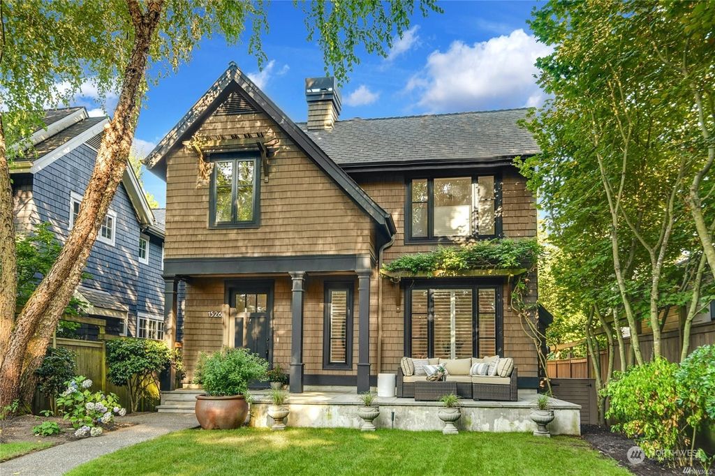 Photo of 1526 37th Avenue E, Seattle, WA 98112 (MLS # 2191136)