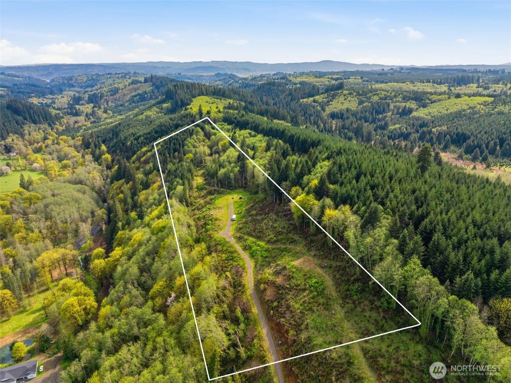 Photo of 505 Apple Creek Rd, Longview, WA 98632 (MLS # 2502366)