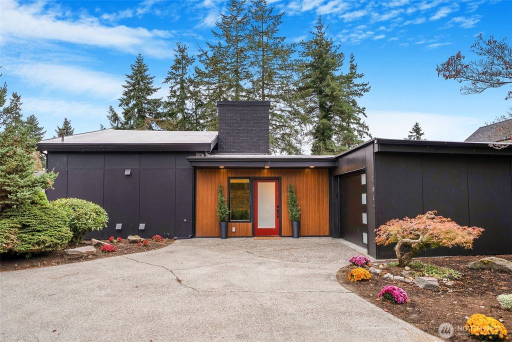 Photo of 11647 Beacon Avenue S, Seattle, WA 98178 (MLS # 2528743)