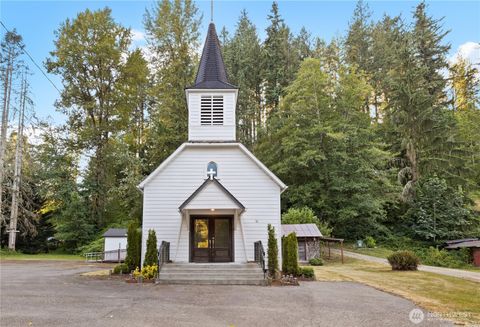 Photo of 506 Ash Street, Wilkeson, WA 98396 (MLS # 2410863)