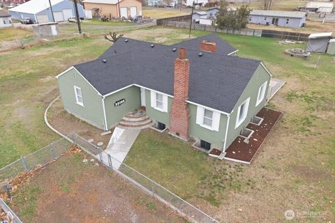 Photo of 32105 S Finley Rd Rd, Kennewick, WA 99337 (MLS # 2452935)