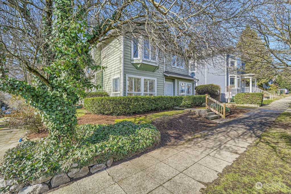 Photo of 801 17th Avenue, Seattle, WA 98122 (MLS # 2329523)