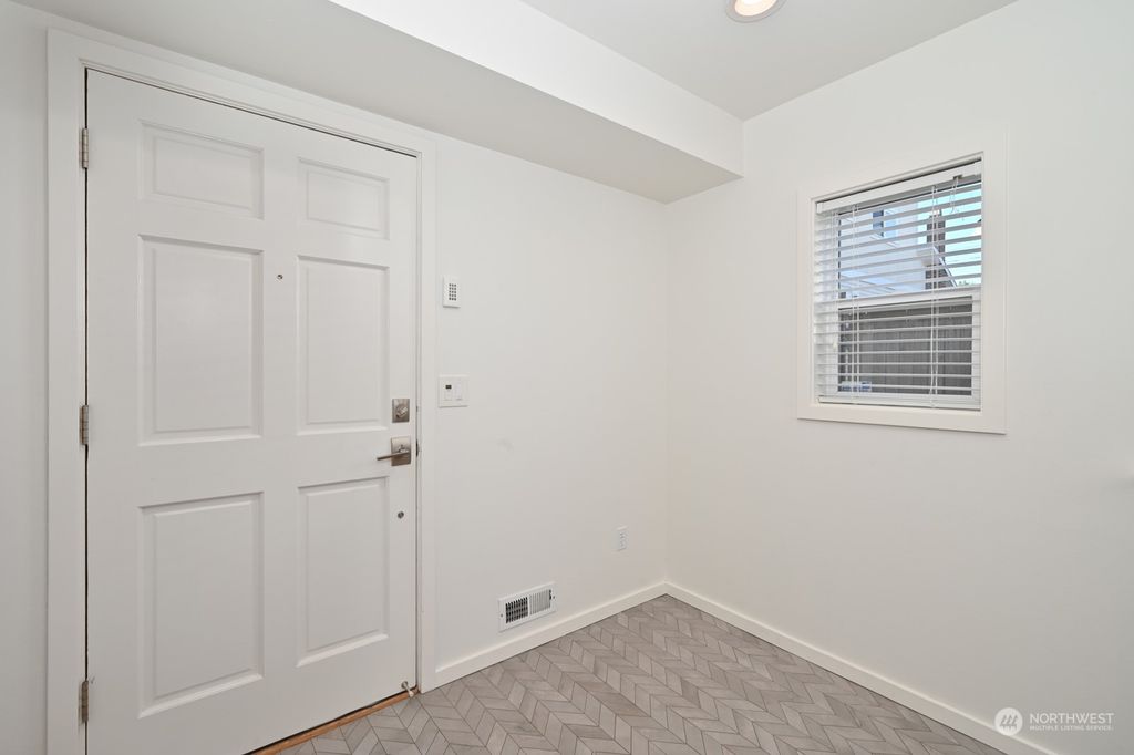 Photo of 1120 6th Avenue N, Seattle, WA 98109 (MLS # 2002539)