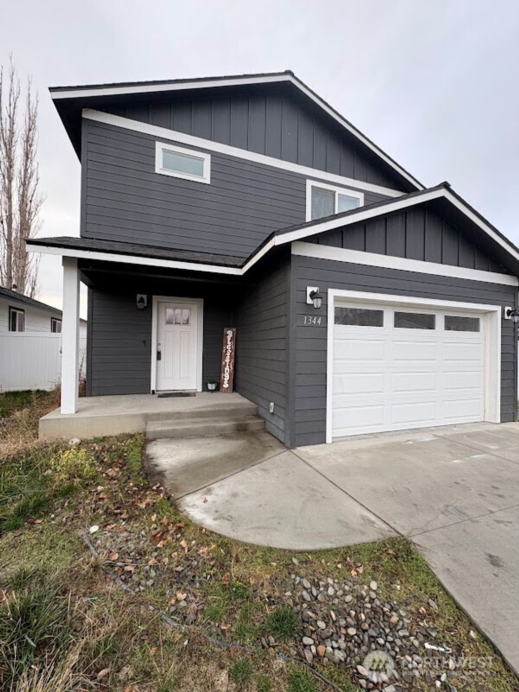Photo of 1344 Theo Way Way, Rock Island, WA 98850 (MLS # 2464833)