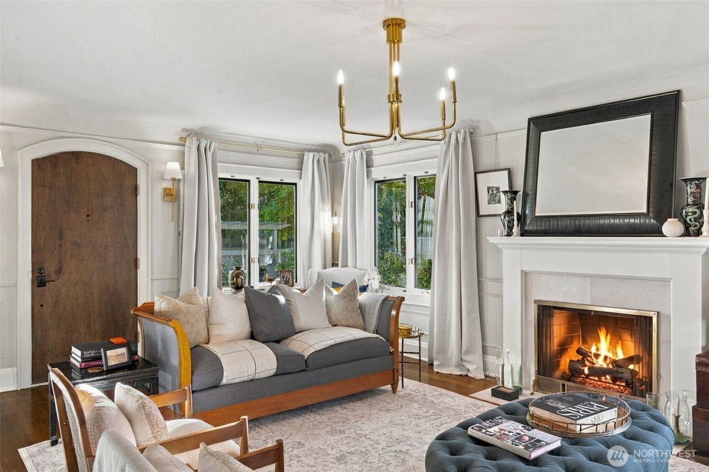 Photo of 2400 E Roanoke Street, Seattle, WA 98112 (MLS # 2591899)