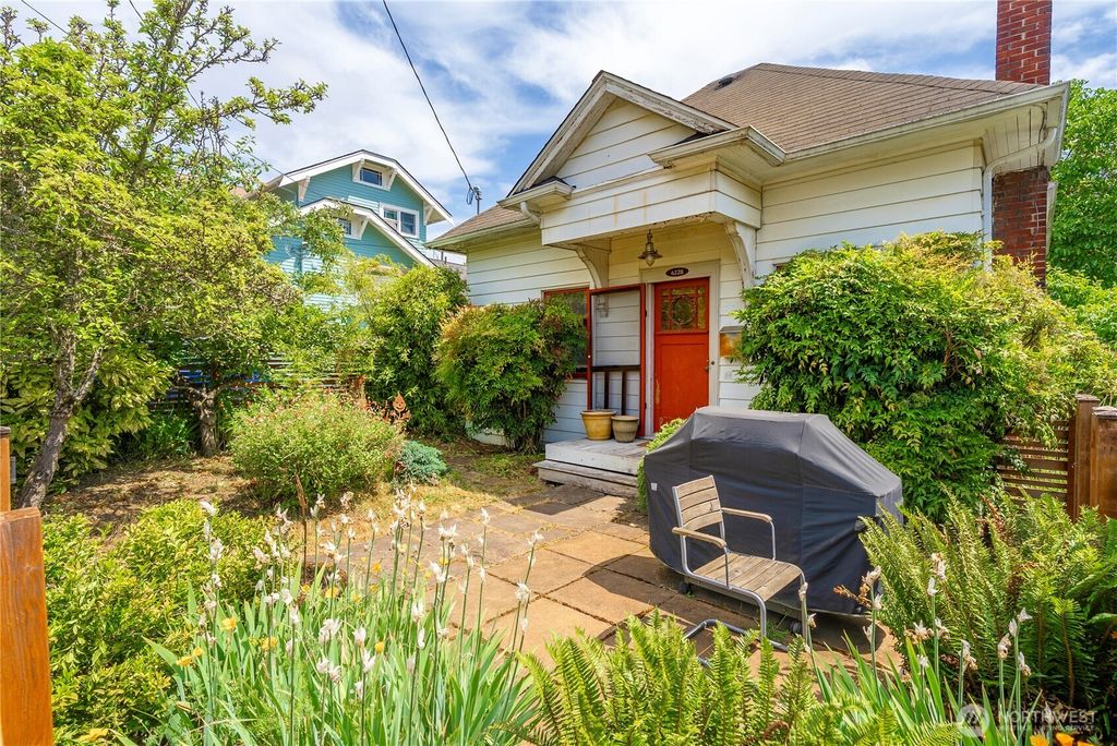 Photo of 4228 1st Avenue NE, Seattle, WA 98105 (MLS # 2392171)