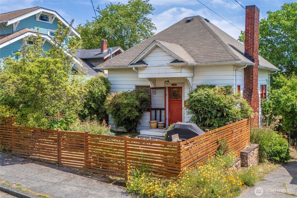 Photo of 4228 1st Avenue NE, Seattle, WA 98105 (MLS # 2392171)