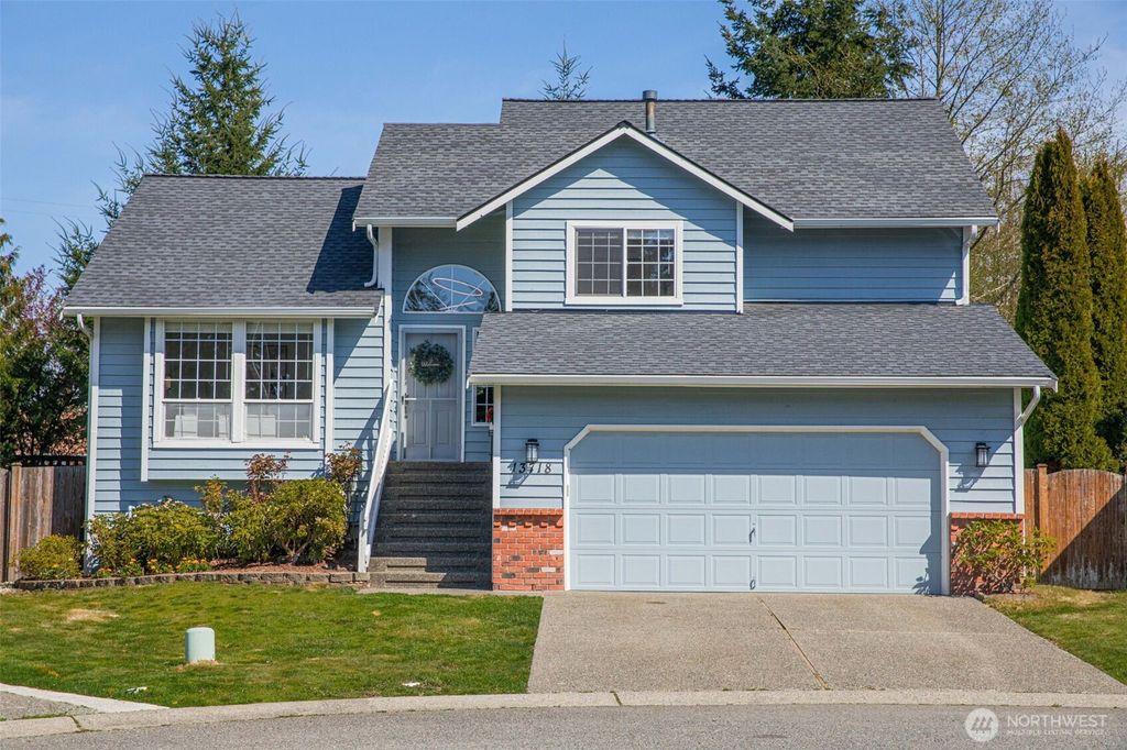 Photo of 13718 36th Place W, Lynnwood, WA 98087 (MLS # 2497874)