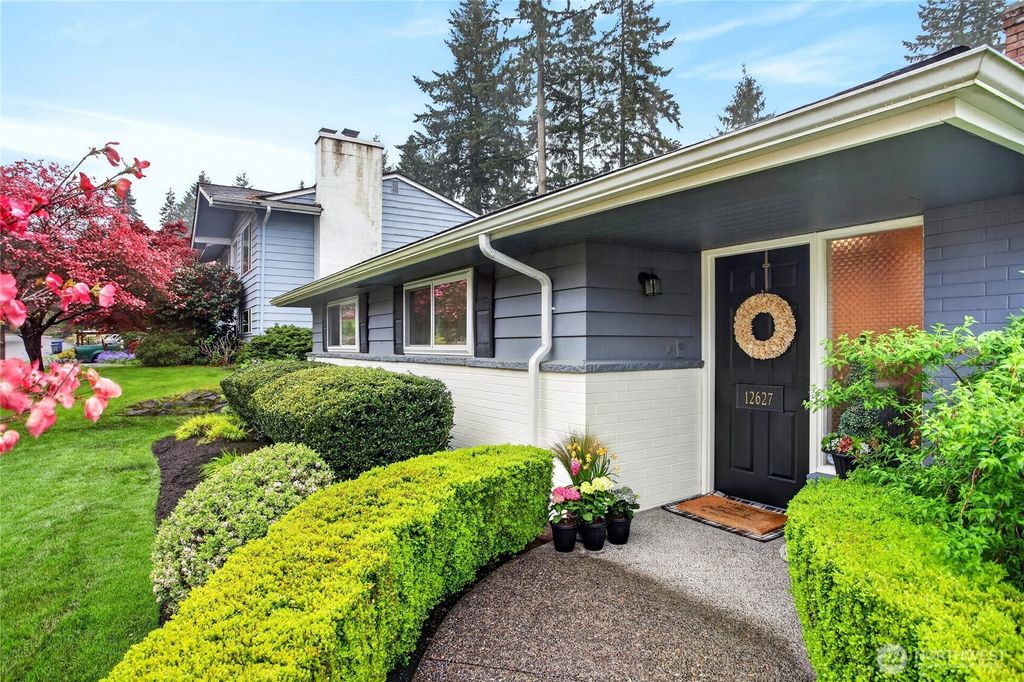 Photo of 12627 SE 59th Street, Bellevue, WA 98006 (MLS # 2511001)