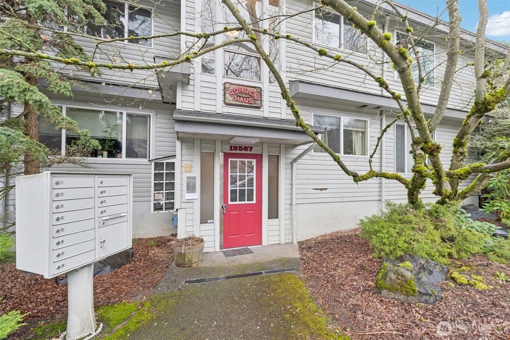 Photo of 12567 35th Avenue NE #204, Seattle, WA 98125 (MLS # 2489168)