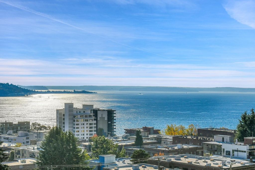 Photo of 919 2nd Avenue W #201, Seattle, WA 98119 (MLS # 2306407)