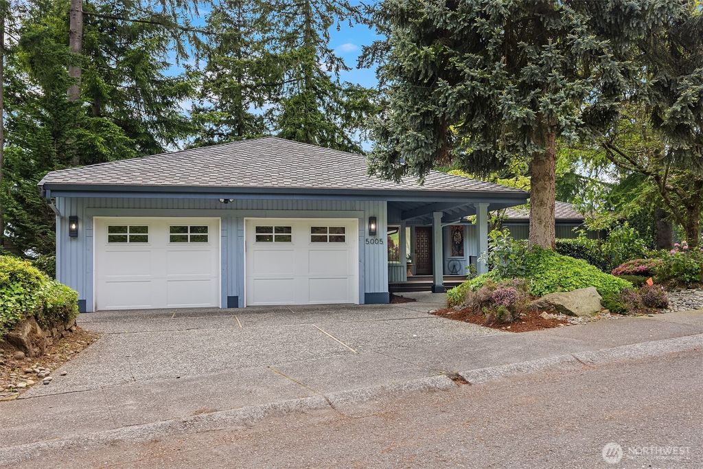 Photo of 5005 136th Place SE, Bellevue, WA 98006 (MLS # 2502521)