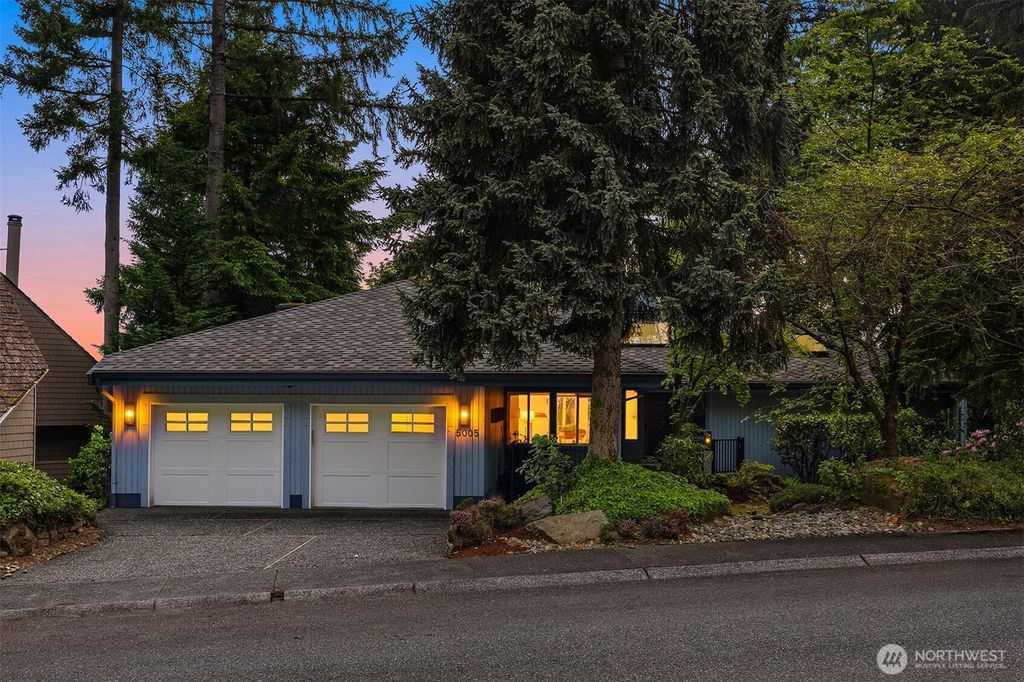 Photo of 5005 136th Place SE, Bellevue, WA 98006 (MLS # 2502521)