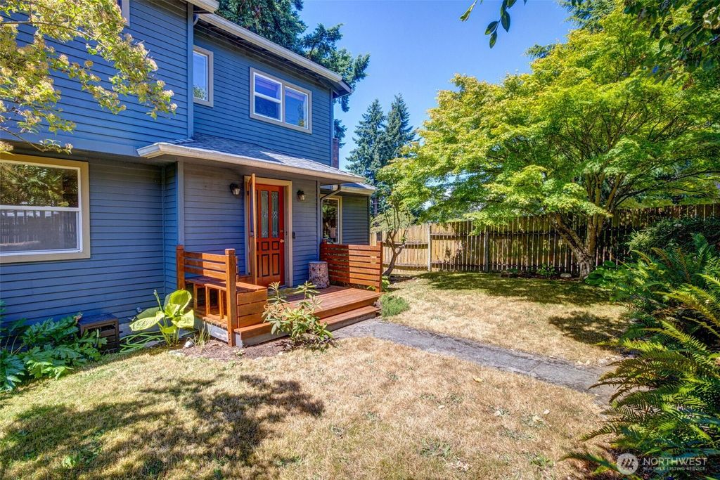 Photo of 11557 Palatine Avenue N, Seattle, WA 98133 (MLS # 2392306)
