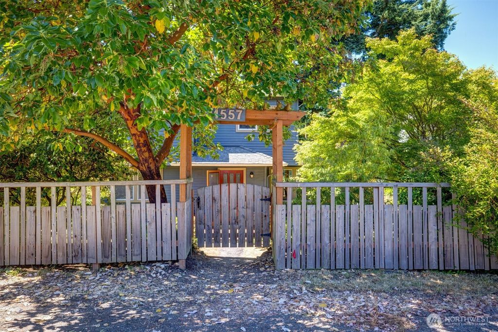 Photo of 11557 Palatine Avenue N, Seattle, WA 98133 (MLS # 2392306)