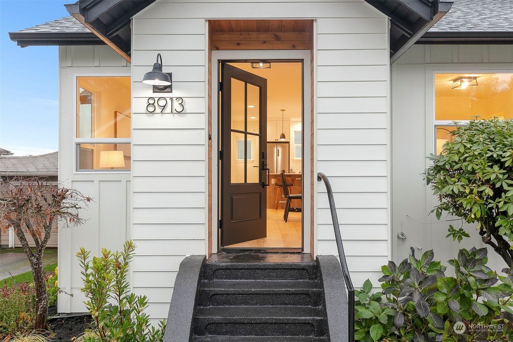 Photo of 8913 8th Avenue NE, Seattle, WA 98115 (MLS # 2184333)